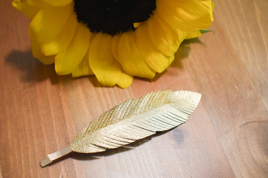 Feather hair pin